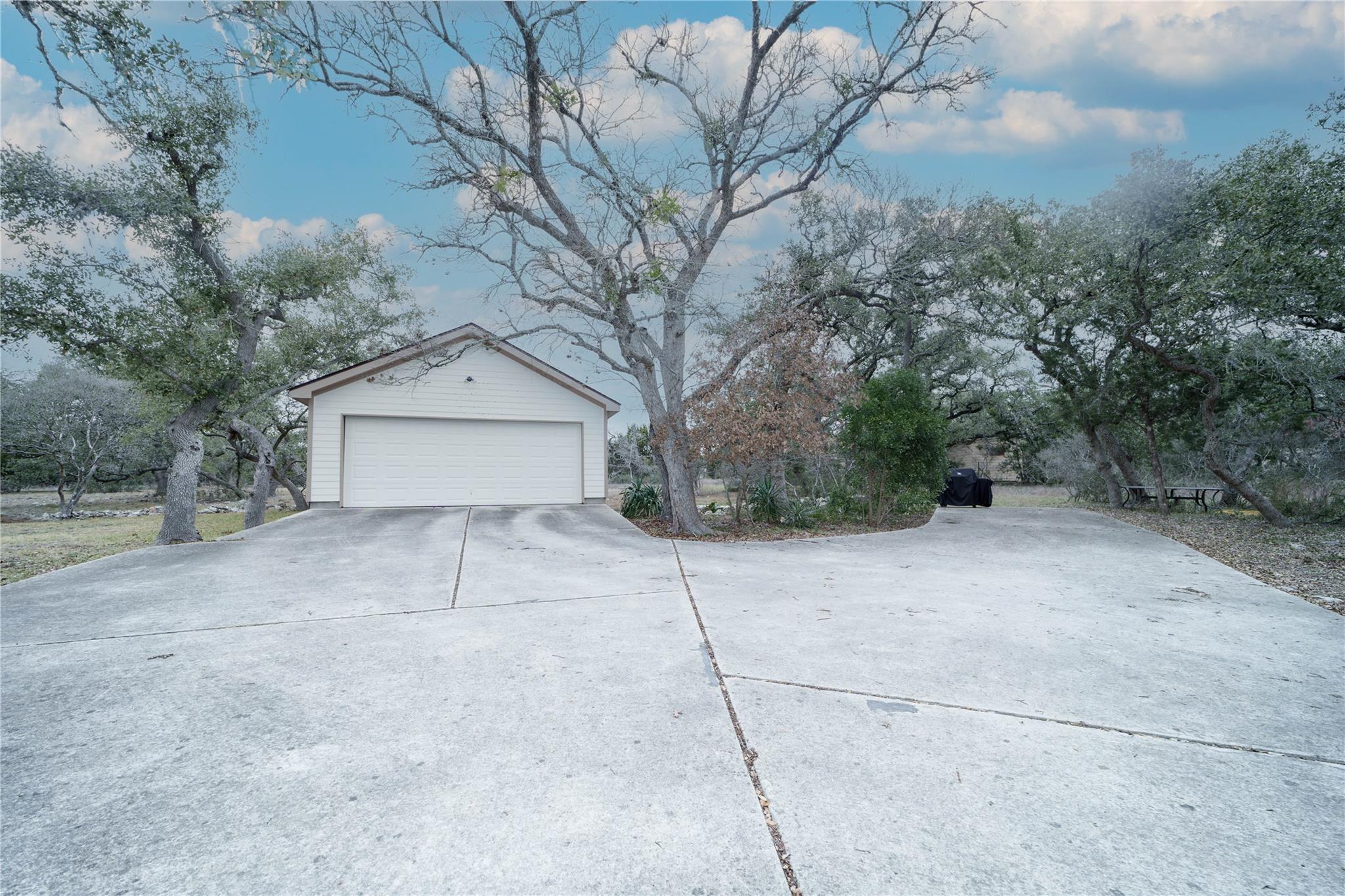 900 Wayside DR