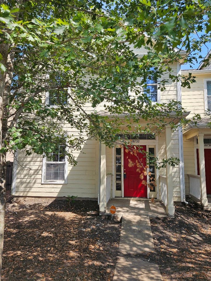 Photo 1 of 18 — 18732 Imperial Eagle LN, Elgin, TX 78621