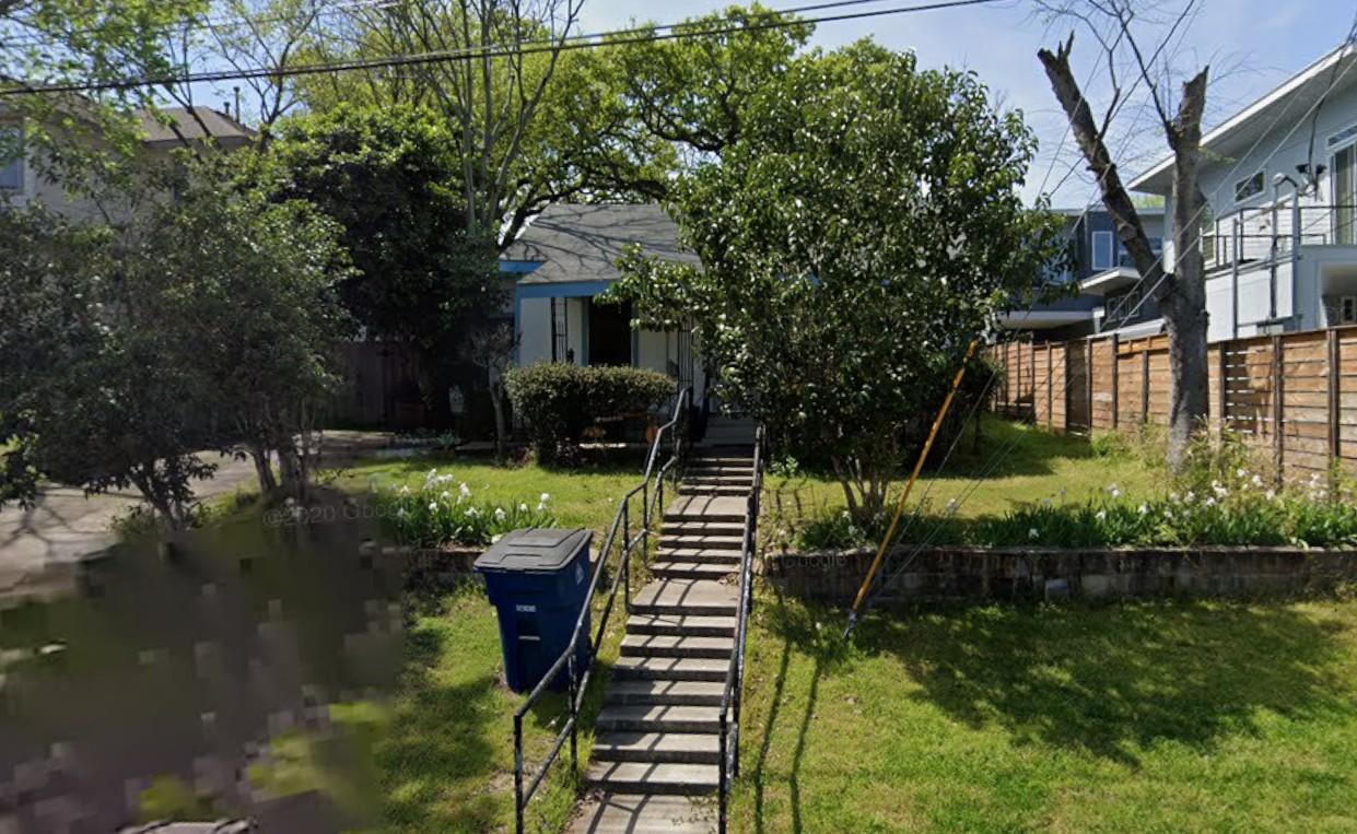 1702 Perez ST