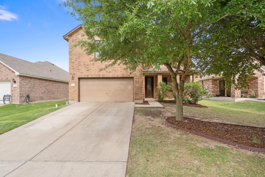 1132 Hyde Park DR