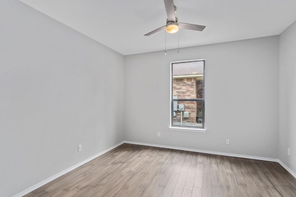 1132 Hyde Park DR
