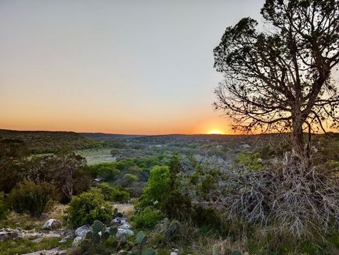 200 River Bend RD W Hunt TX 78024