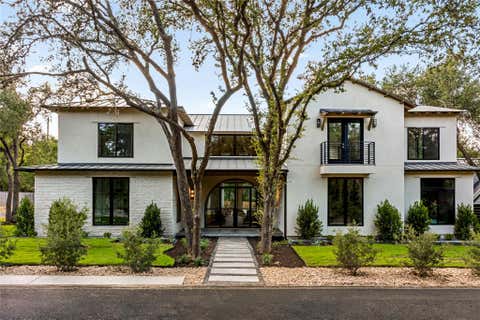 Photo of 4500 Bunny RUN, Austin, TX 78746 (MLS # 8268252)