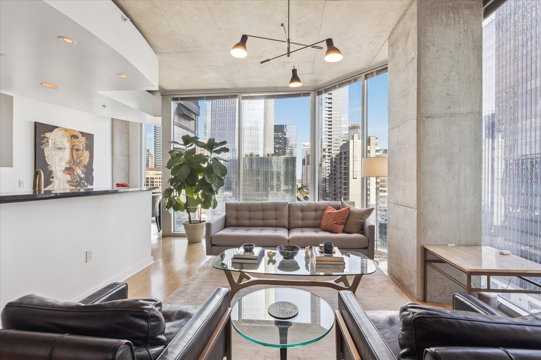 360 Nueces ST 1401