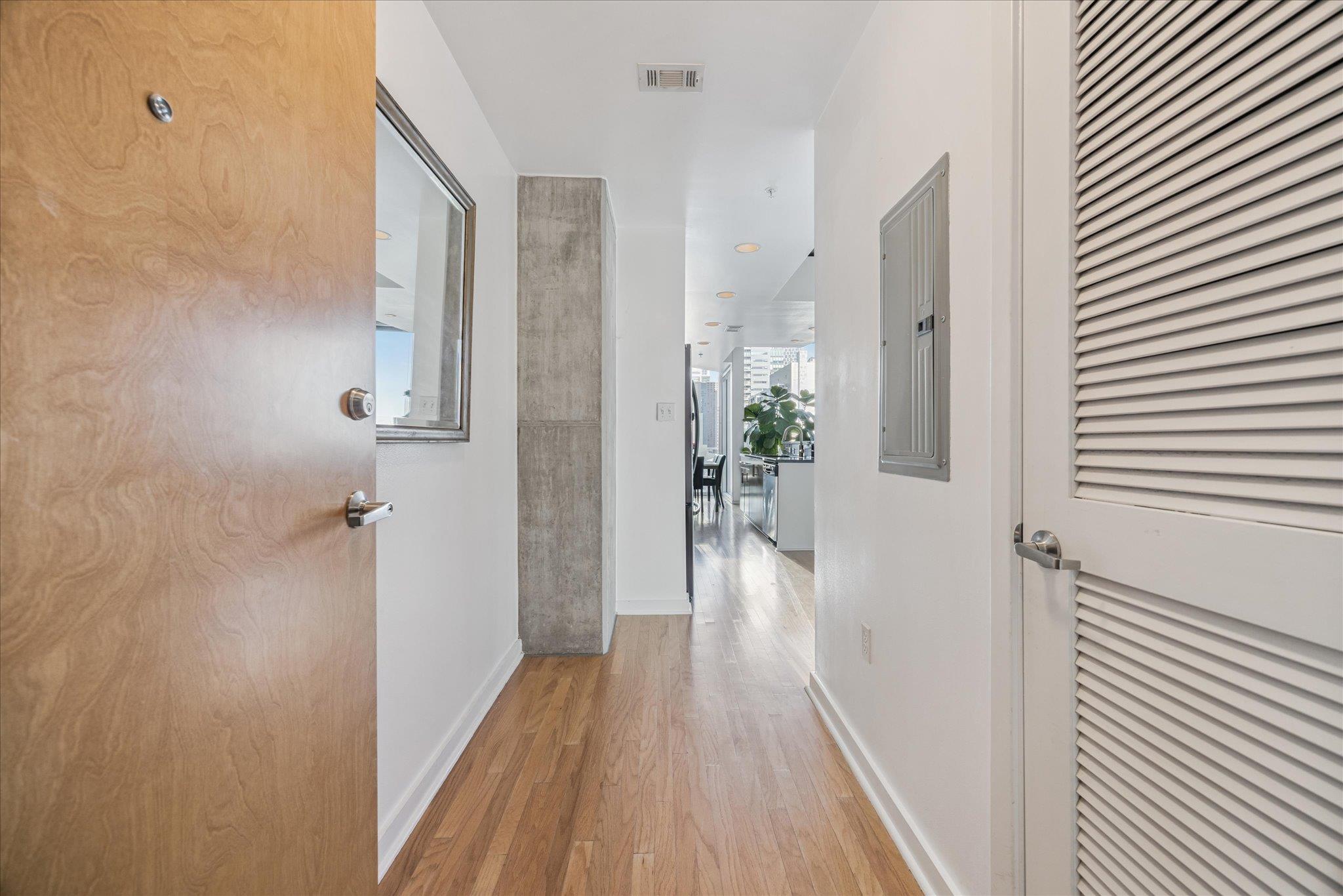 360 Nueces ST 1401