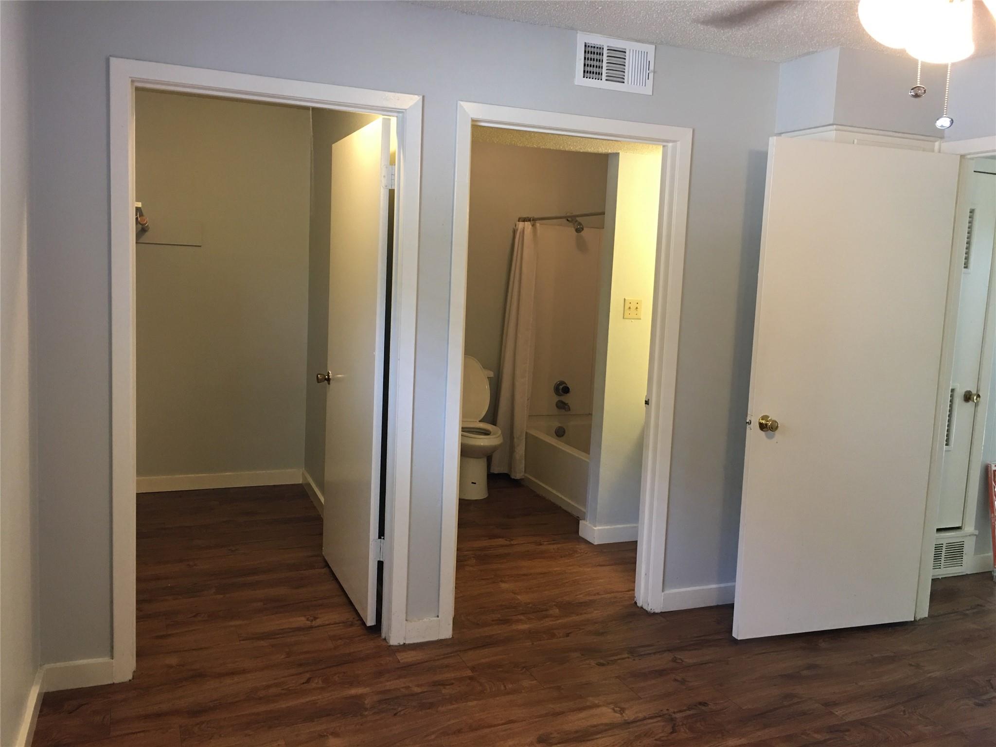 820 Houston ST 206