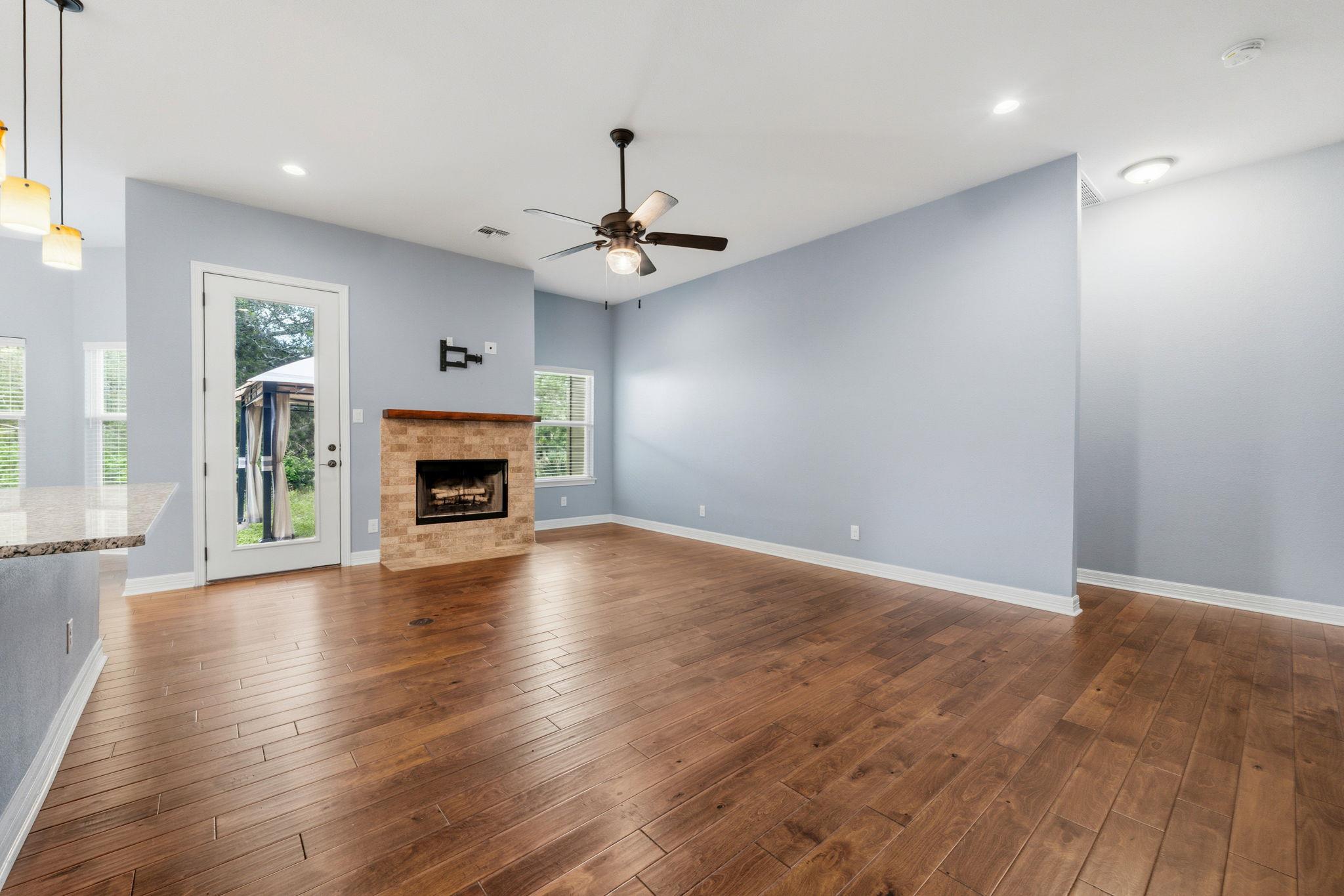 413 Bedford DR