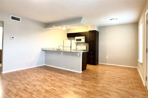 Photo of 910 Duncan LN #64, Austin, TX 78705 (MLS # 6149158)