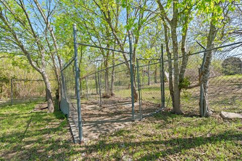 Tiny photo for 405 E Browning ST, Manor, TX 78653 (MLS # 4601485)