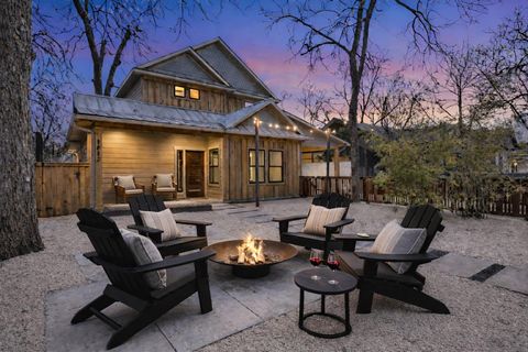 Photo of 1613 Willow ST, Austin, TX 78702 (MLS # 4965805)