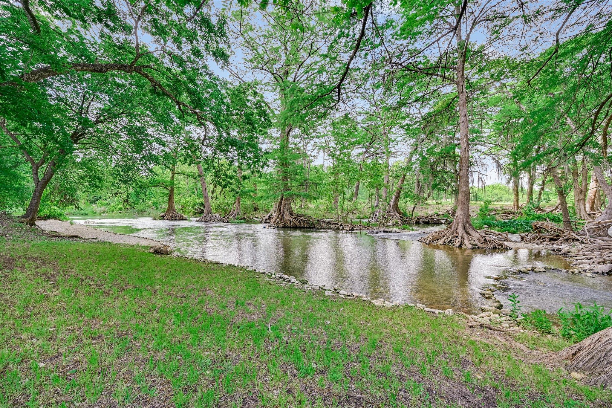 1220 Sleepy Hollow Ln LN
