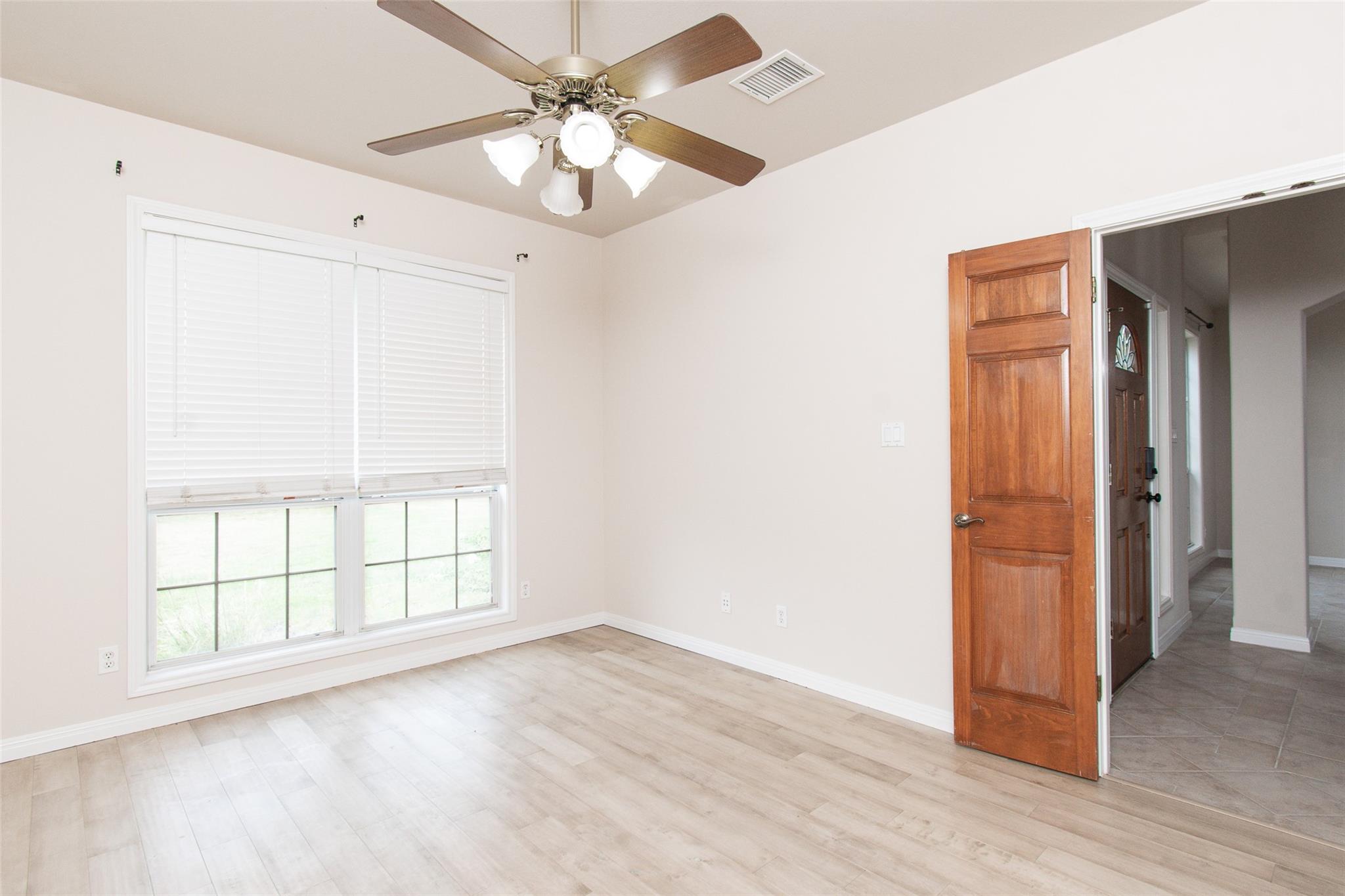 Georgetown, Texas 78628, United States, 5 Bedrooms Bedrooms, ,4 BathroomsBathrooms,Residential,Active,33177