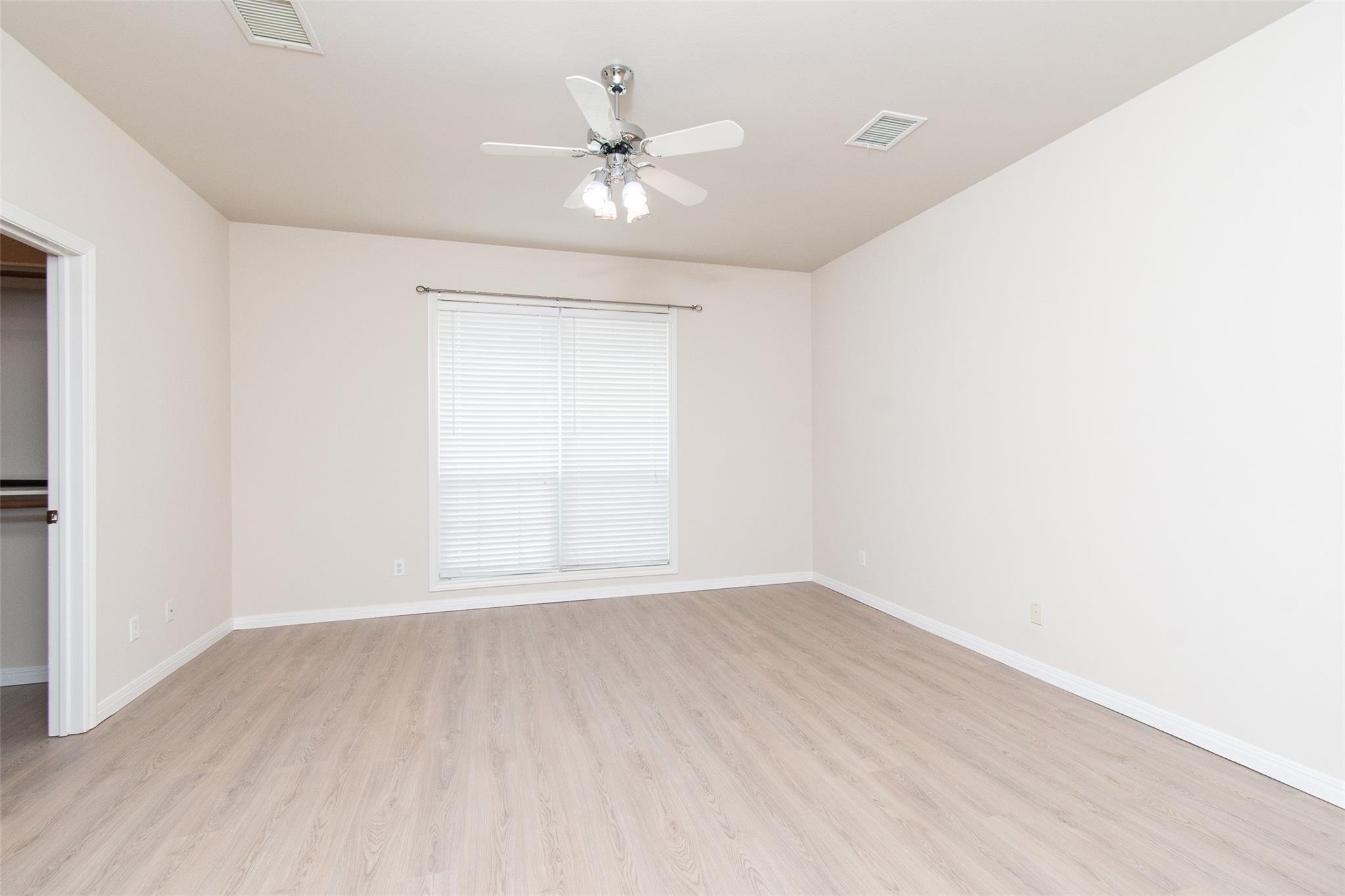 Georgetown, Texas 78628, United States, 5 Bedrooms Bedrooms, ,4 BathroomsBathrooms,Residential,Active,33177