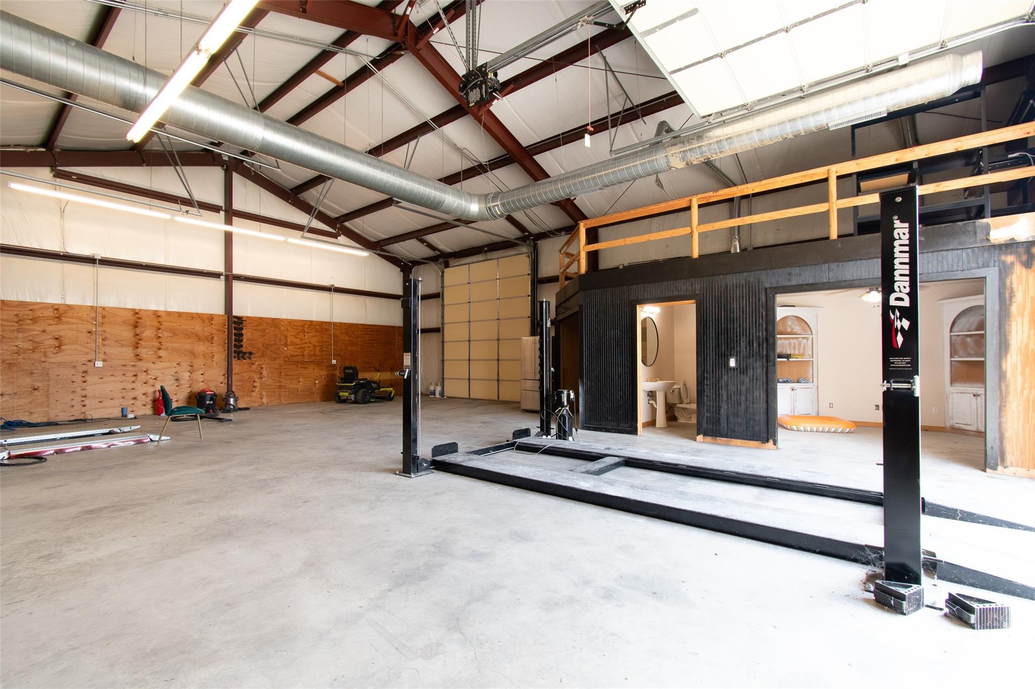 Georgetown, Texas 78628, United States, 5 Bedrooms Bedrooms, ,4 BathroomsBathrooms,Residential,Active,33177