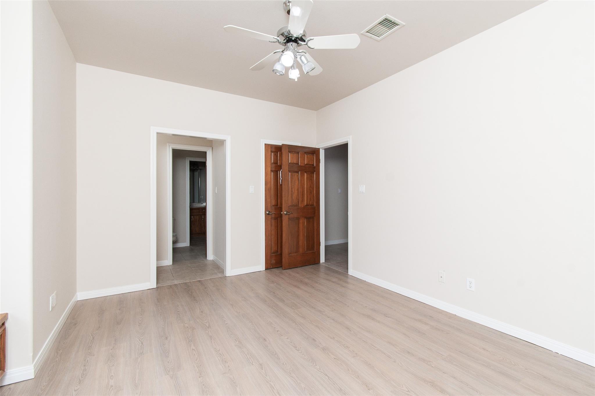 Georgetown, Texas 78628, United States, 5 Bedrooms Bedrooms, ,4 BathroomsBathrooms,Residential,Active,33177