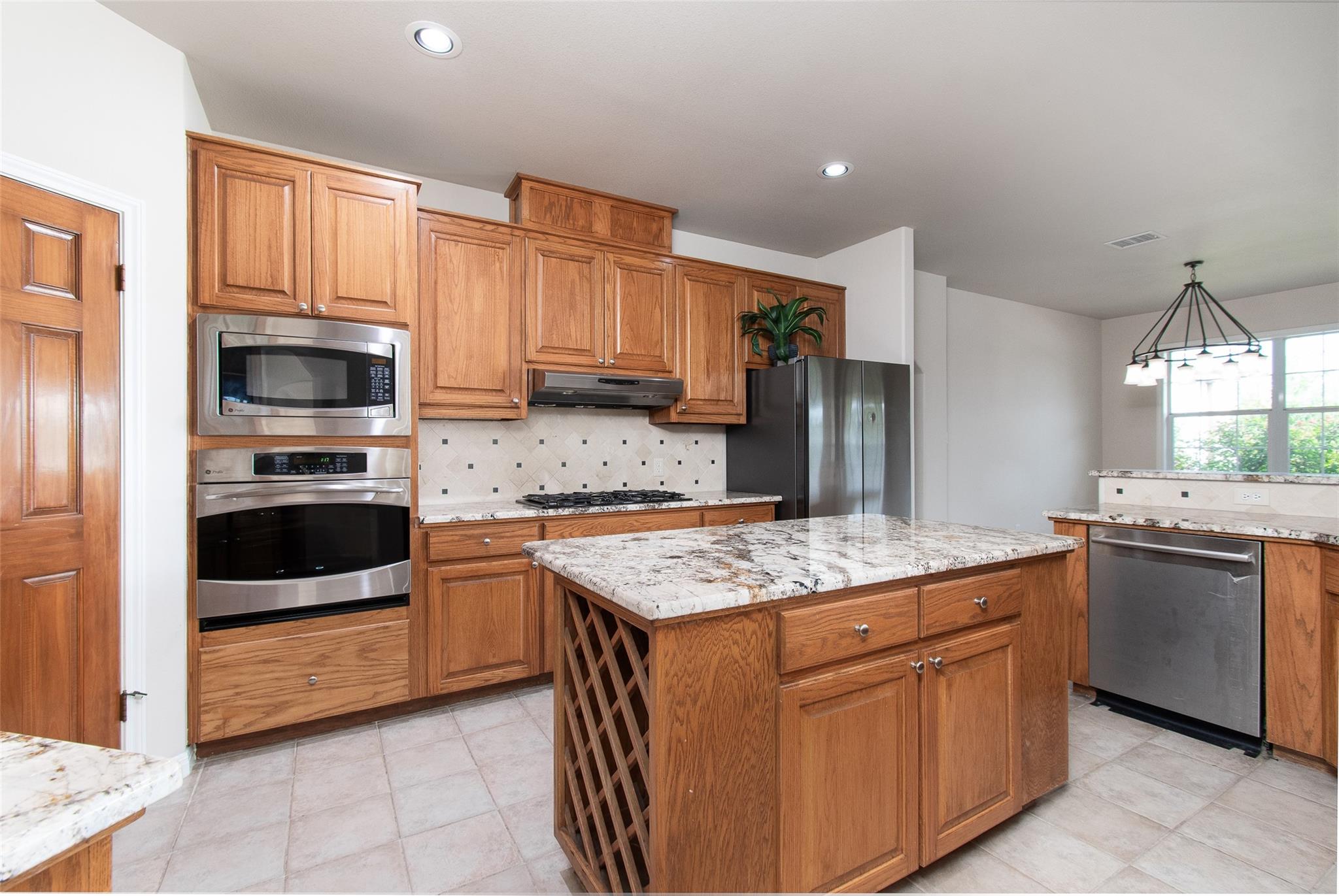 Georgetown, Texas 78628, United States, 5 Bedrooms Bedrooms, ,4 BathroomsBathrooms,Residential,Active,33177