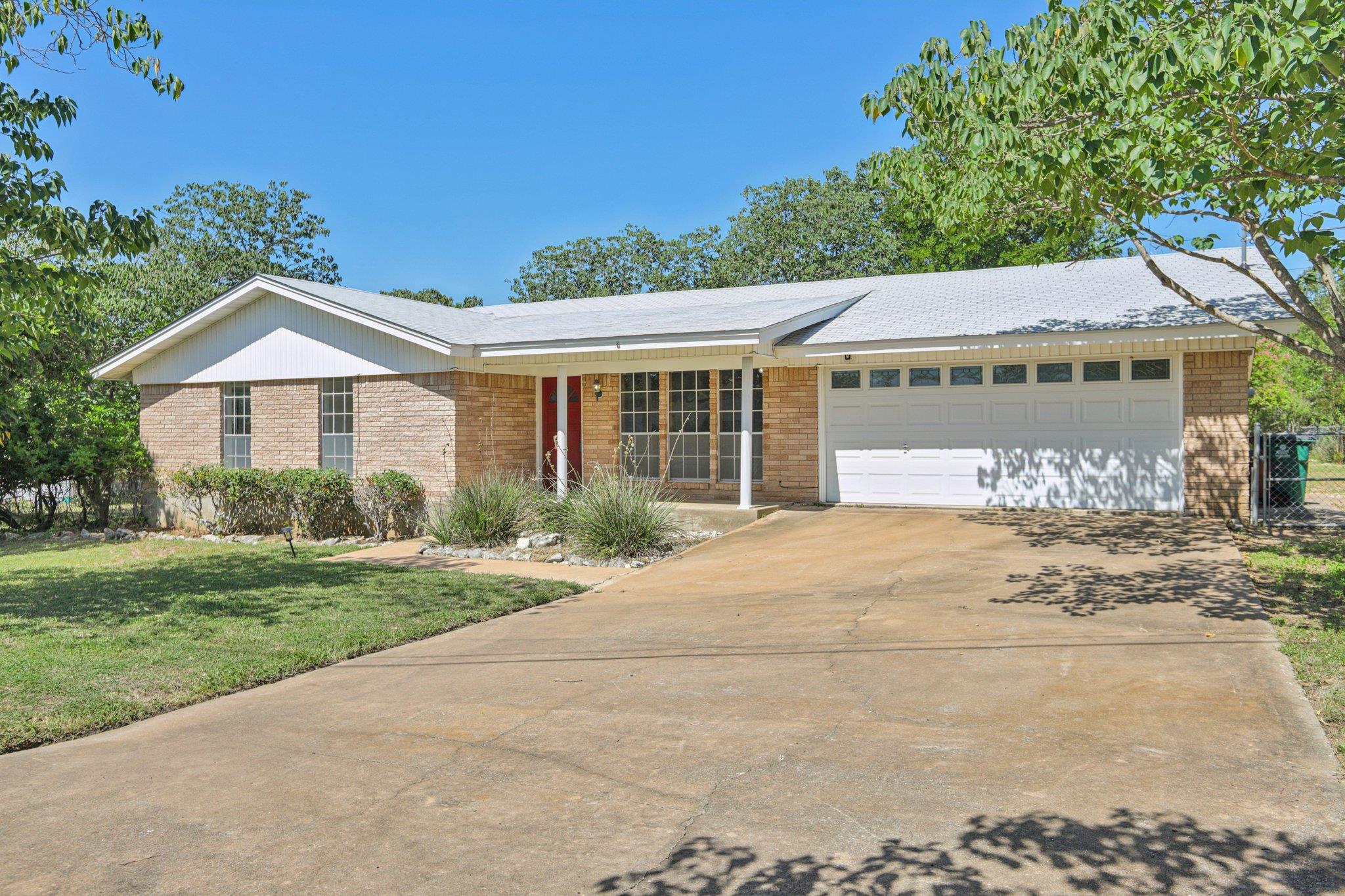 301 Cardinal LN