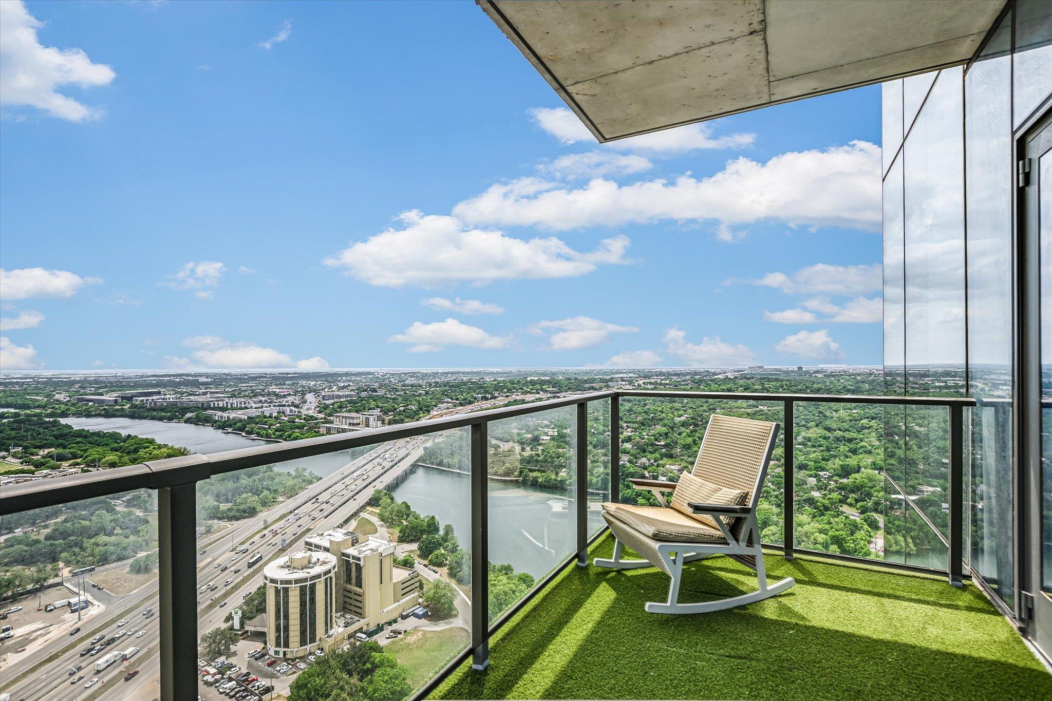 44 East Ave 3906