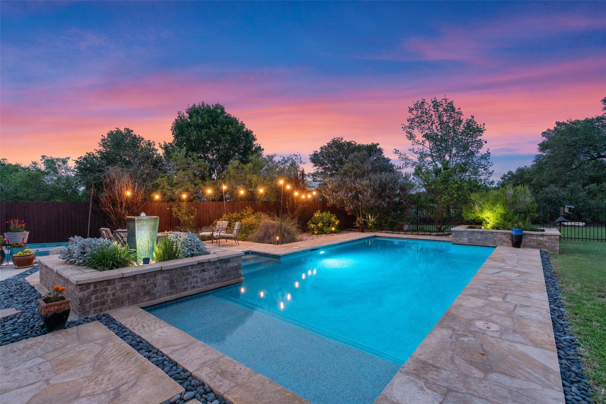 341 Richards DR