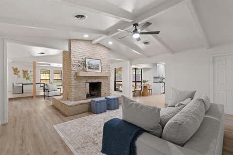 Photo of 703 Parkway ST, Georgetown, TX 78628 (MLS # 8162107)