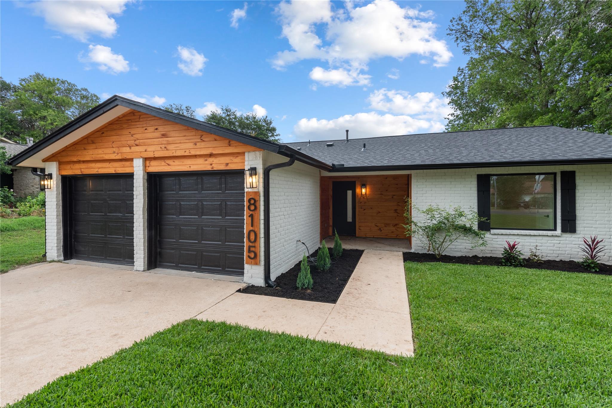 8105 Manassas DR