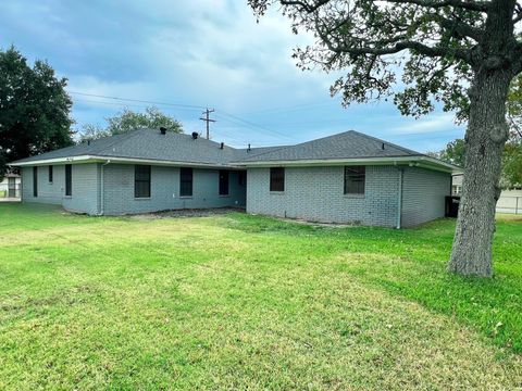 A home in Giddings