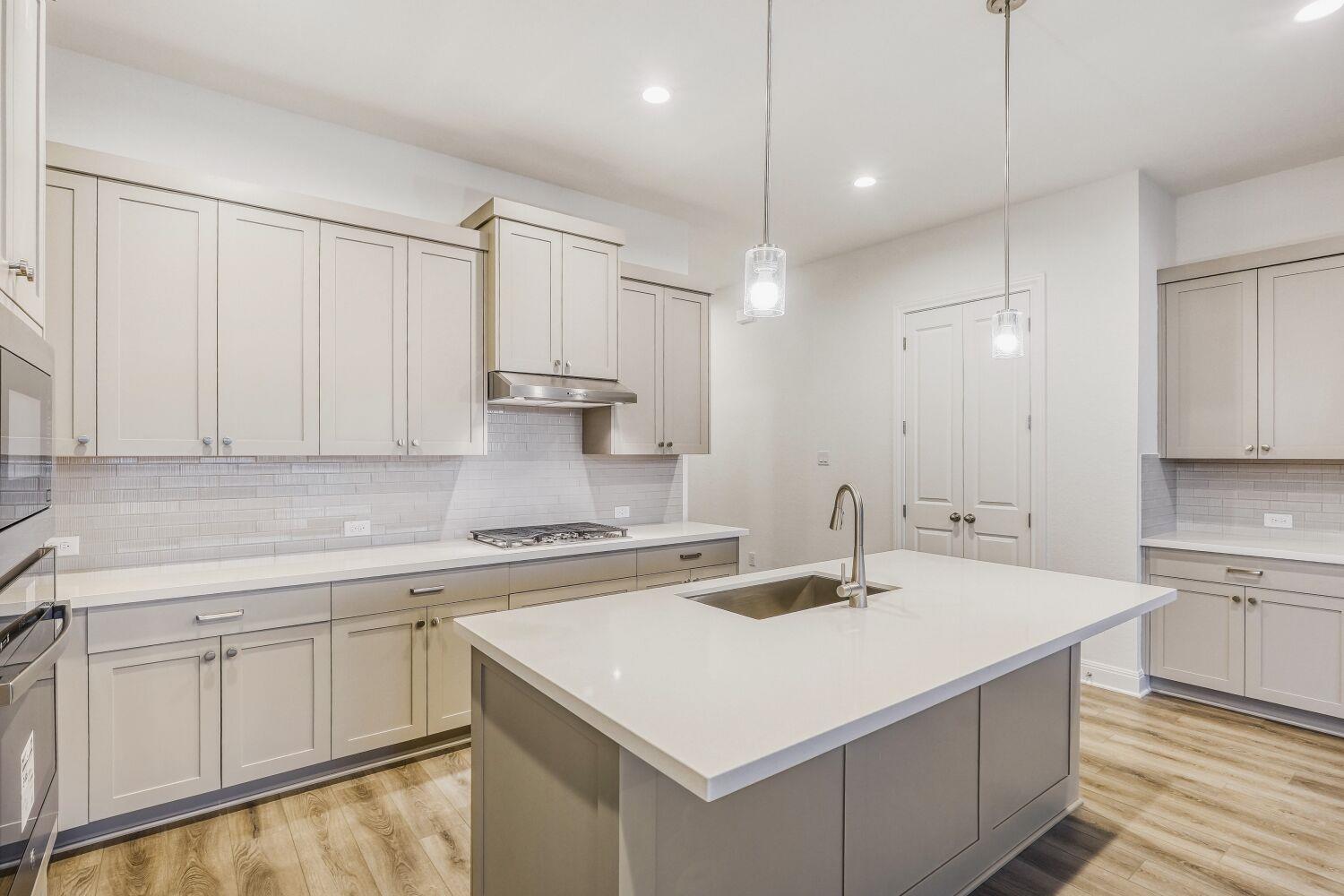 222 Prickly Poppy LOOP