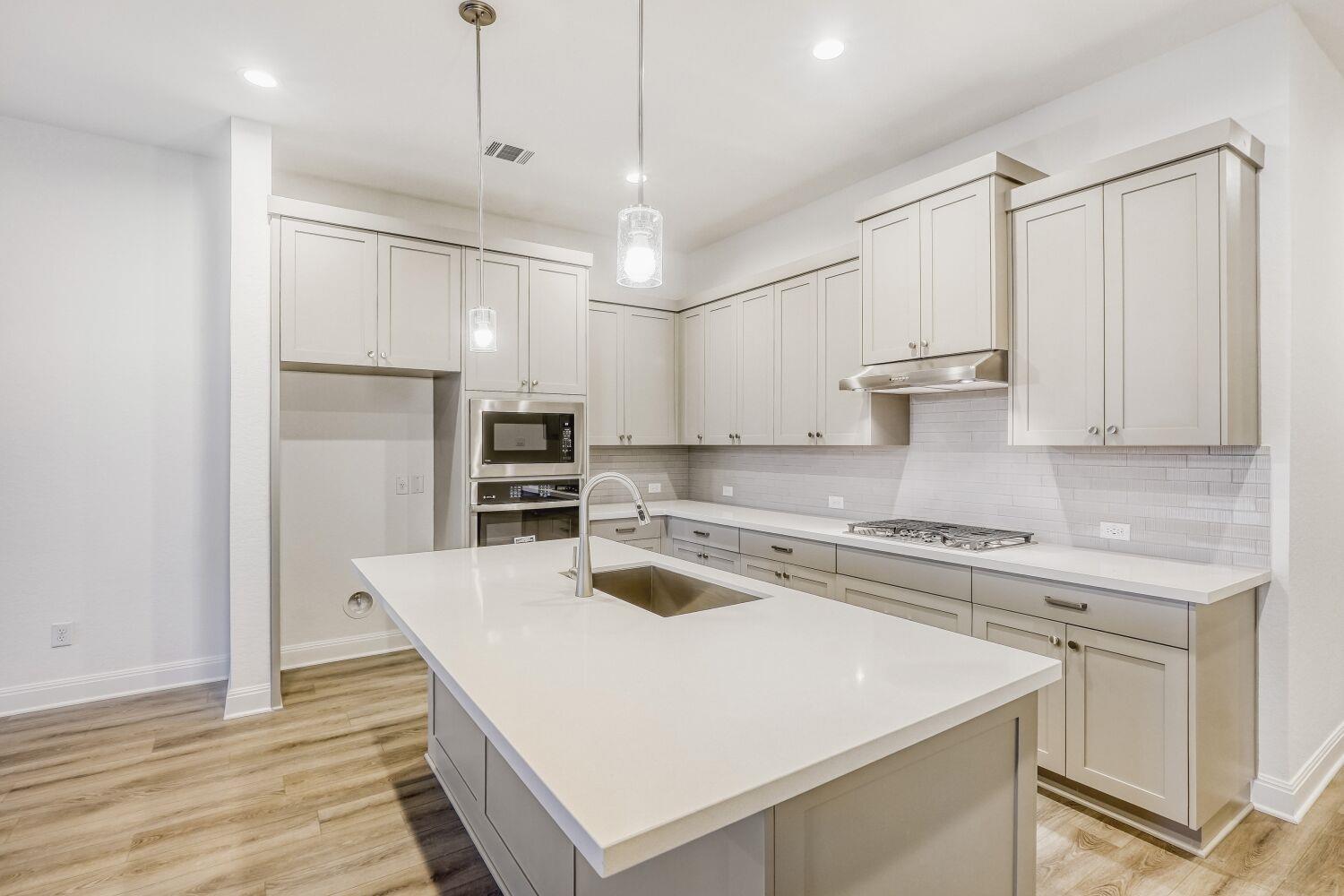 222 Prickly Poppy LOOP