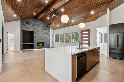 47 War Bonnet Wimberley TX 78676