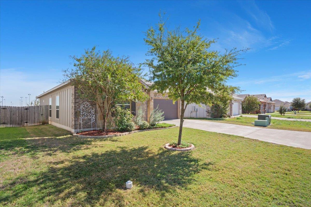 1427 Shadow Hill LN
