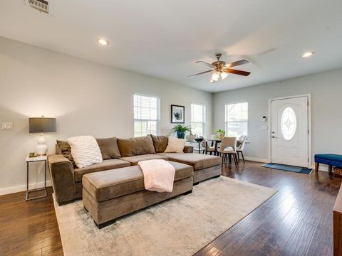 Tiny photo for 3010 E 14th ST, Austin, TX 78702 (MLS # 5577848)