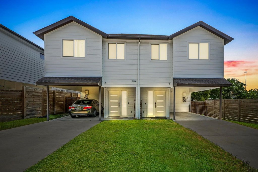 Photo for 602 Delmar Ave #B, Austin, TX 78752 (MLS # 4958574)