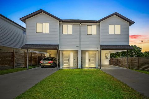 Photo of 602 Delmar Ave #B, Austin, TX 78752 (MLS # 4958574) Photo of 602 Delmar Ave #B, Austin, TX 78752 (MLS # 4958574)