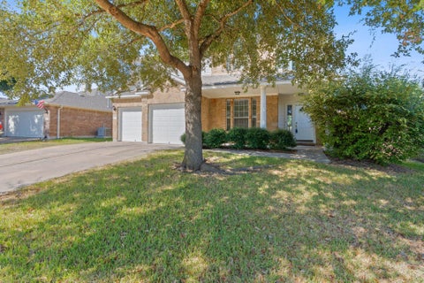 Photo of 10808 Chippenhook CT, Austin, TX 78748 (MLS # 7775238)