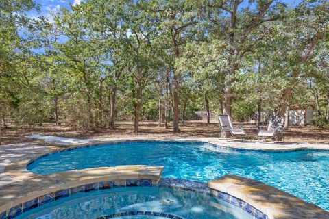 149 Spanish Oak TRL Elgin TX 78621