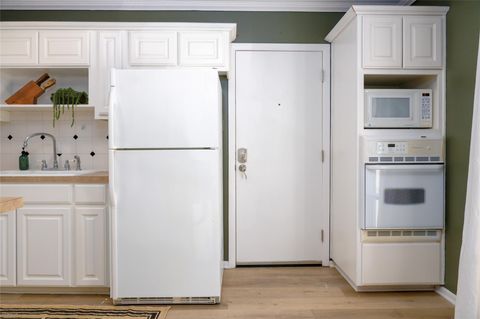 Tiny photo for 5326 Balcones DR #D, Austin, TX 78731 (MLS # 7771955)