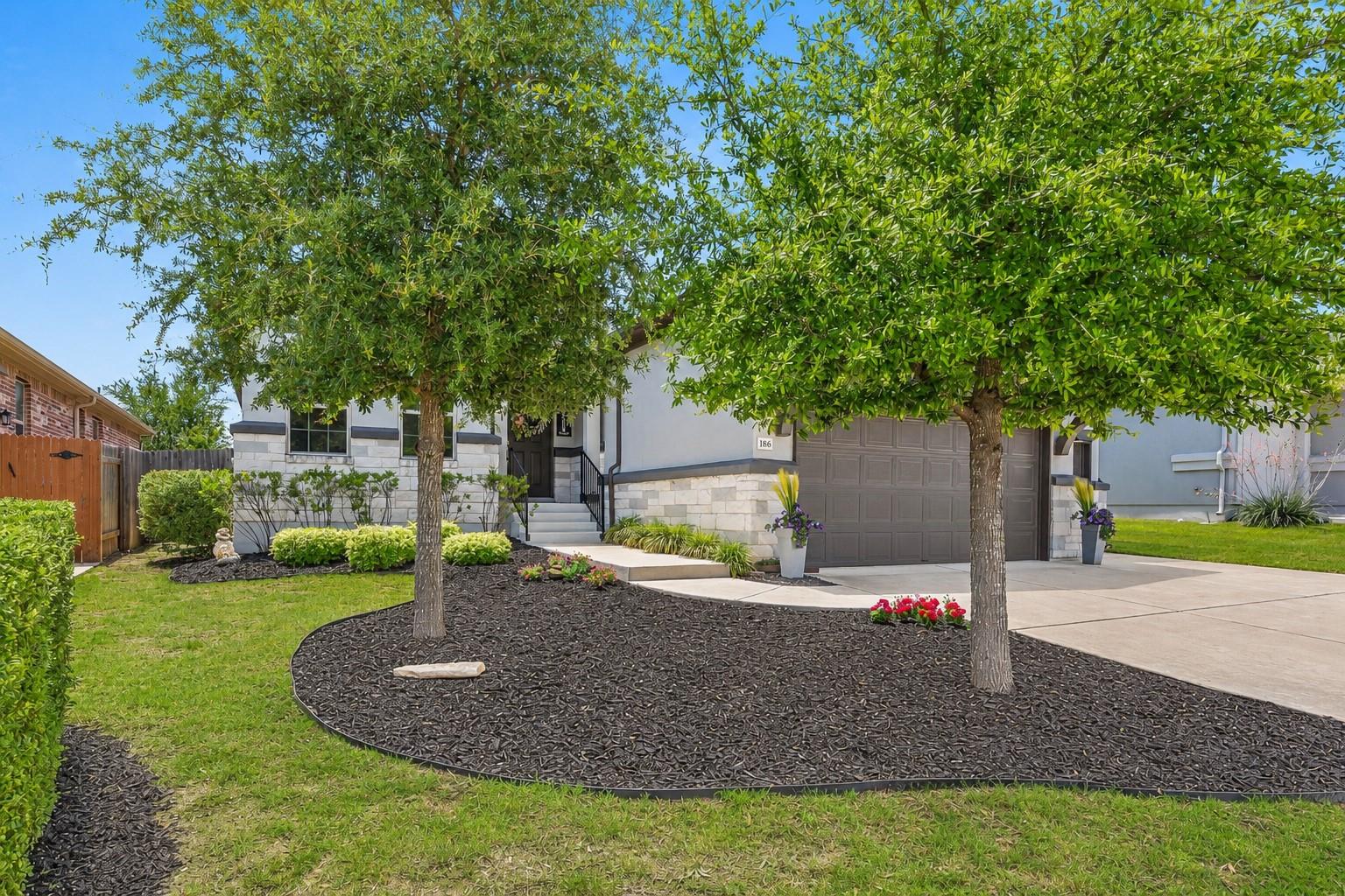 186 Adina DR