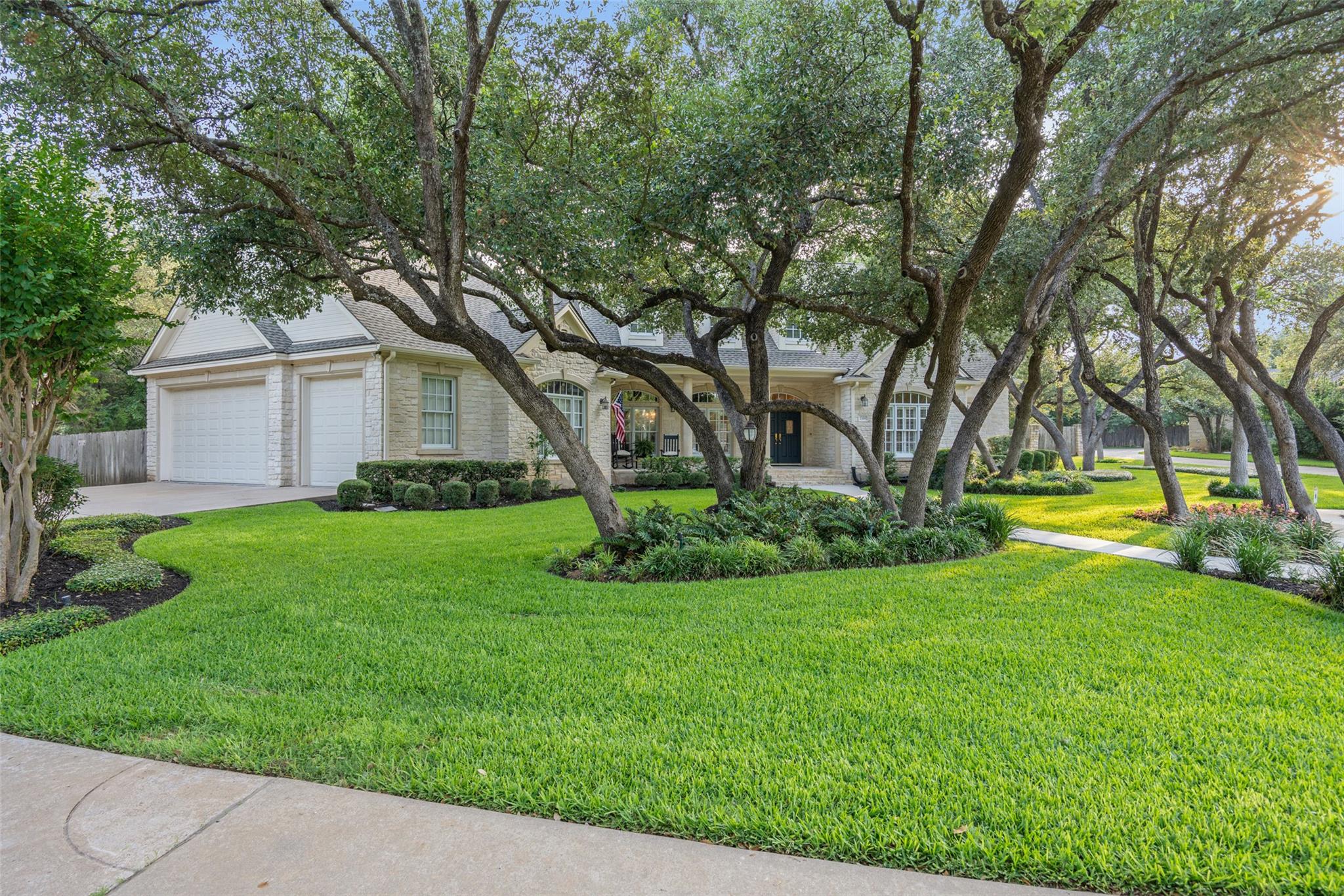 2319 Woodway DR