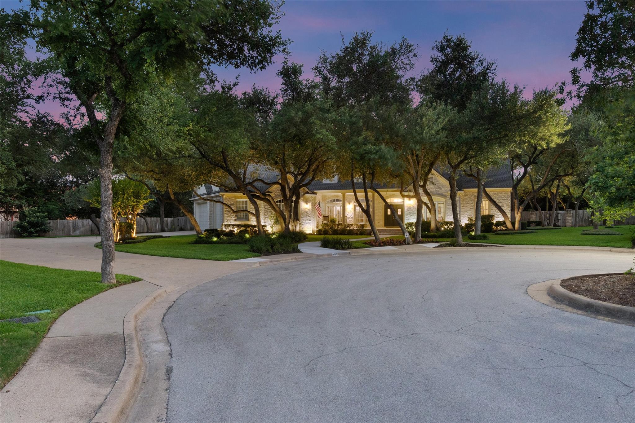 2319 Woodway DR