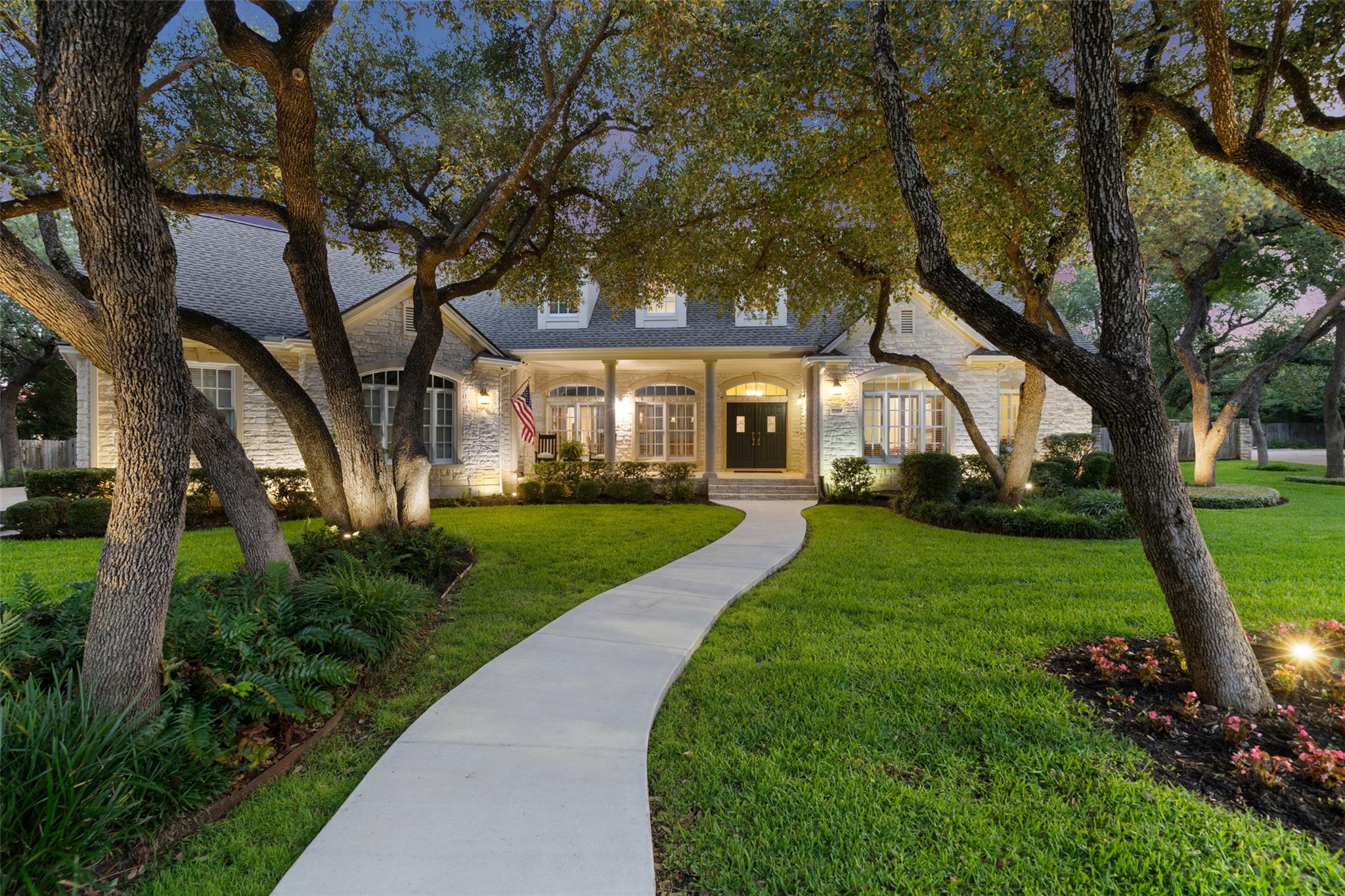 2319 Woodway DR