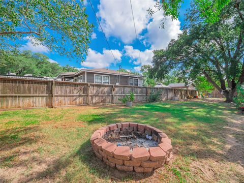 A home in Giddings