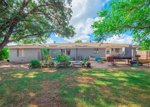 A home in Giddings