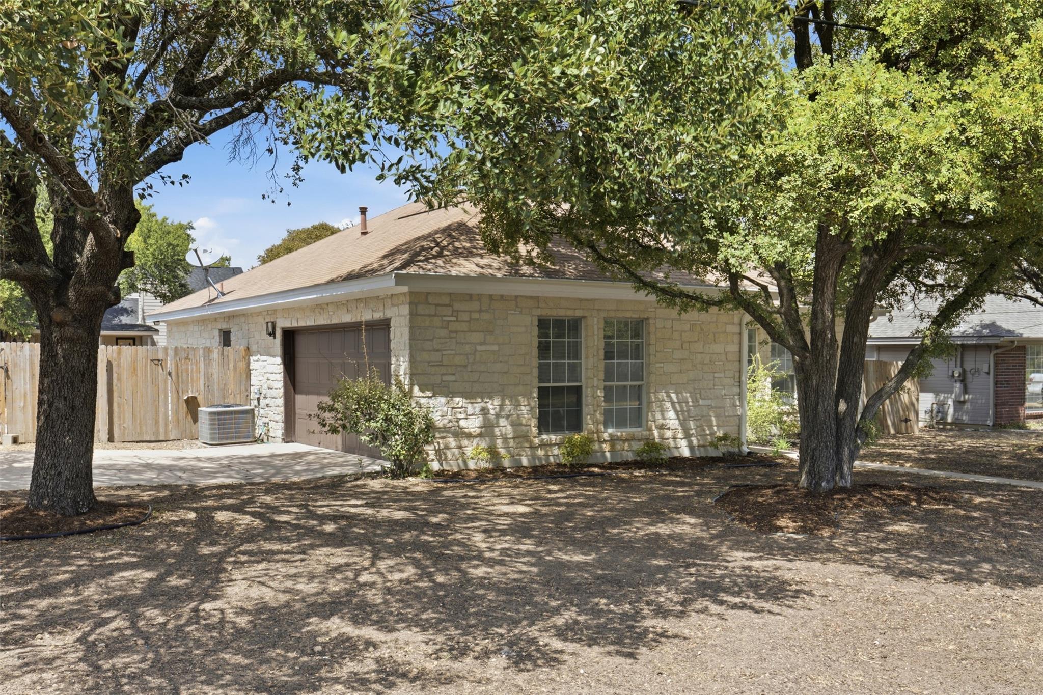 312 DEBORA DR