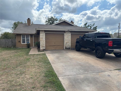 Photo of 801 Country Aire DR, Round Rock, TX 78664 (MLS # 1071258)