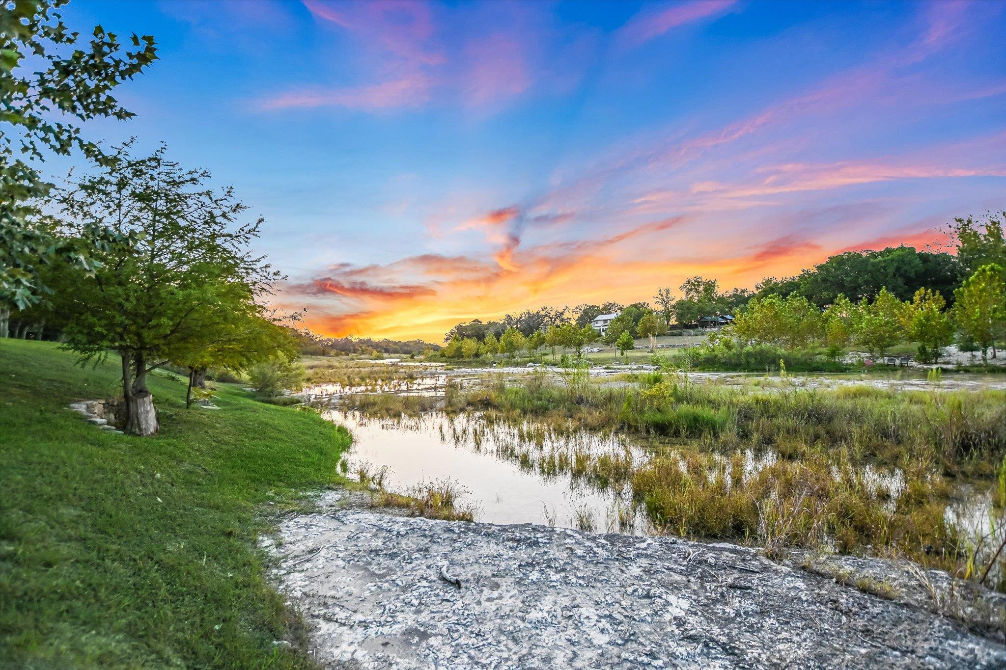 1121 Hidden Valley RD