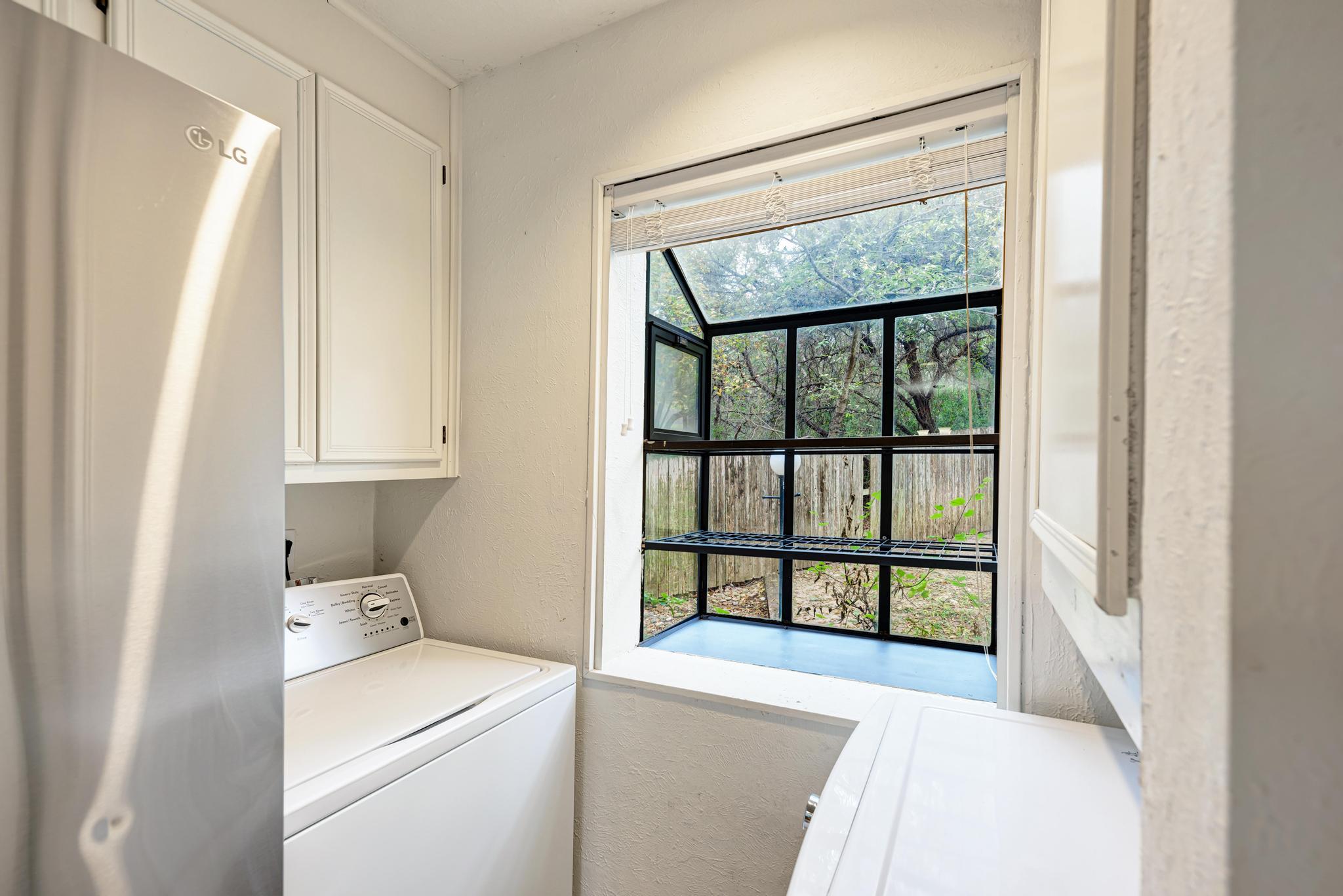 1938 Holly Hill DR 1