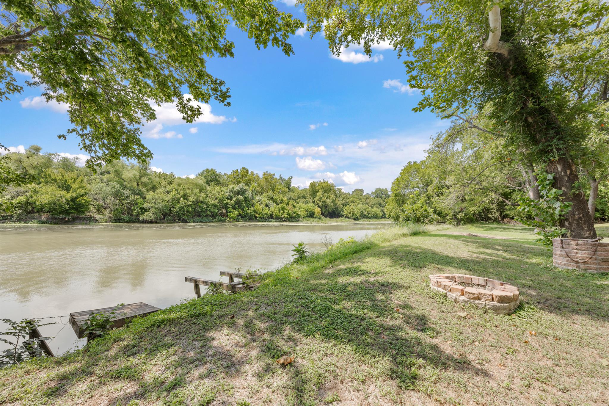 315 Riverwood DR