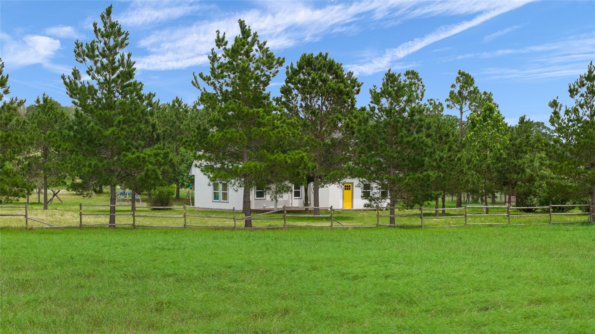 245 Country LN