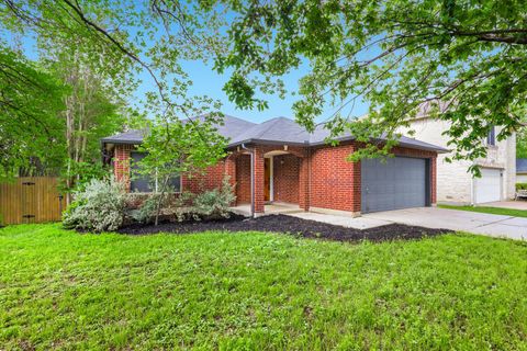 Photo of 7411 Pusch Ridge LOOP, Austin, TX 78749 (MLS # 7238812)