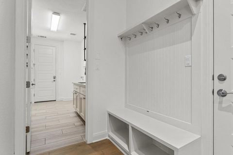 Tiny photo for 406 Woodside TER, Austin, TX 78738 (MLS # 6430011)